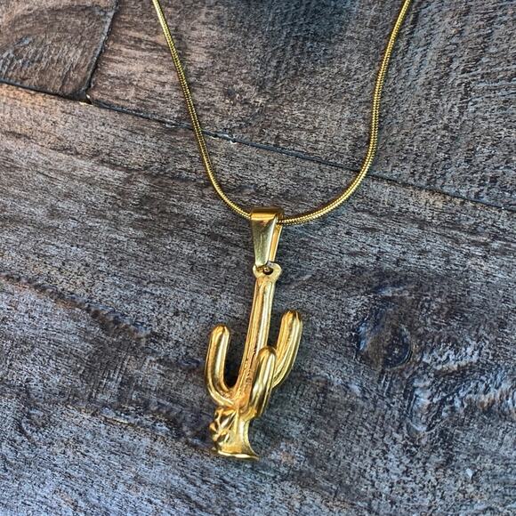 NEW Gold Cactus Pendant Layering Necklace - Picture 11 of 15